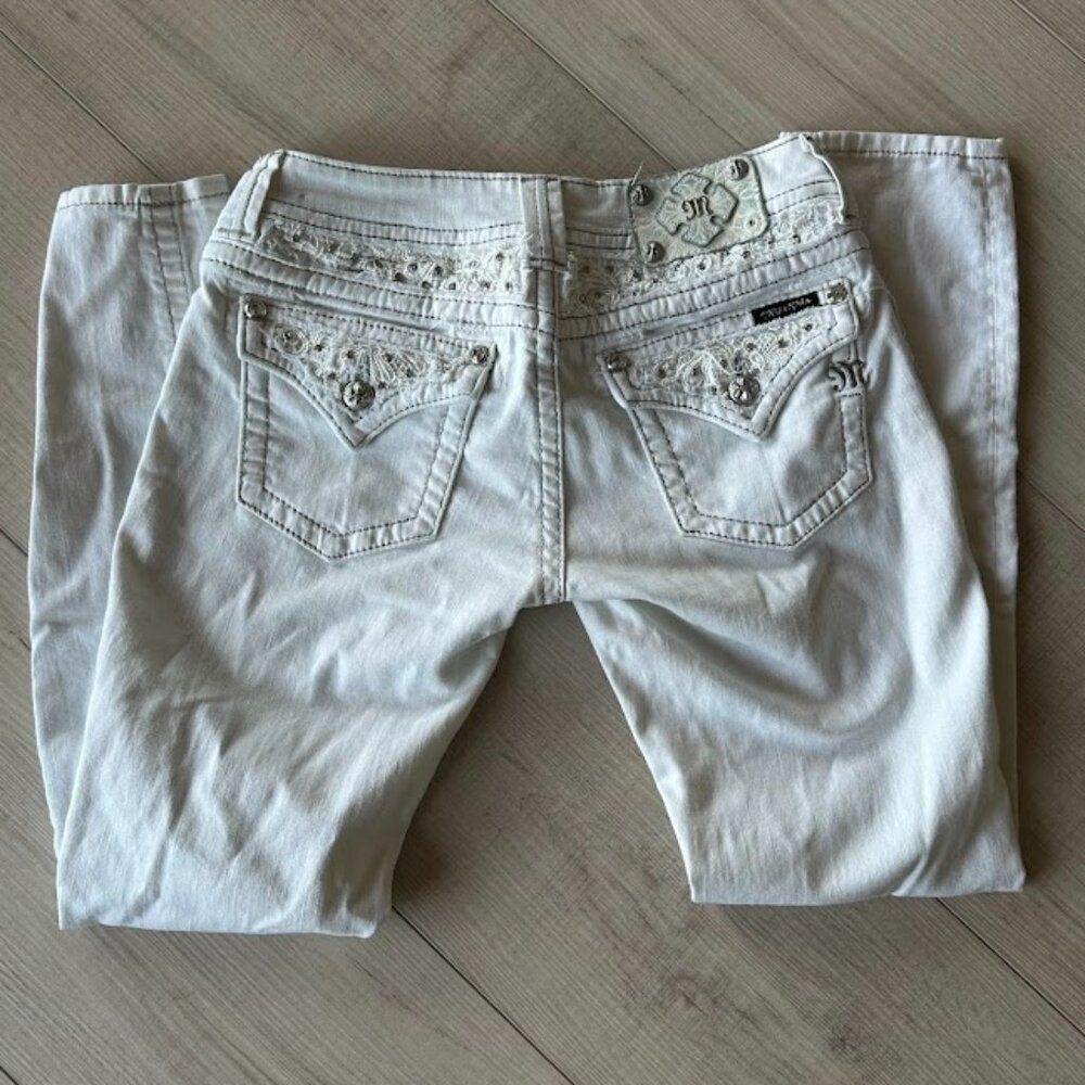 Miss Me White Embroidered Jeans - Size 28